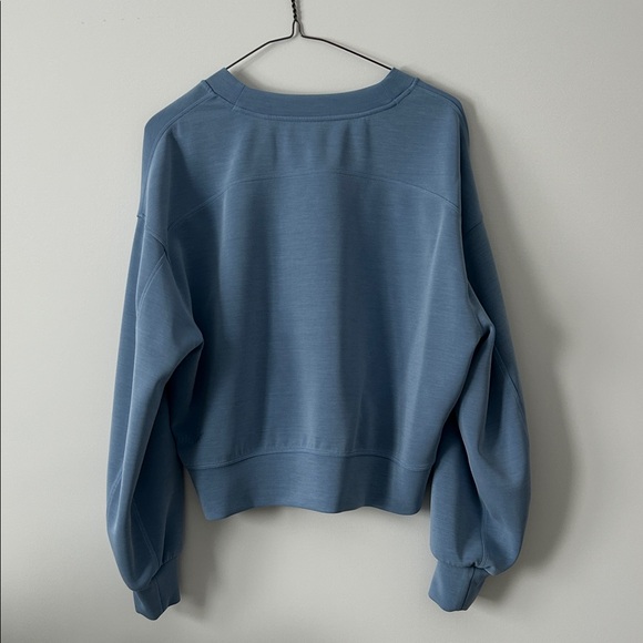 Lululemon Softstreme Perfectly Oversized Cropped Crew - Picture 2 of 5